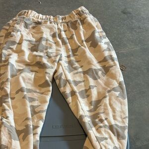 aerie womens Beige & Gray Camo Jogger Sweatpants